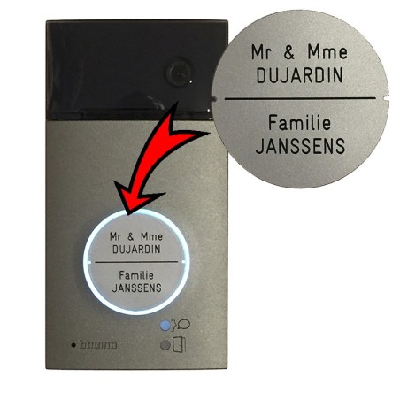 Linea 3000 – Gegraveerd naamplaatje, 2 drukknoppen, grijs